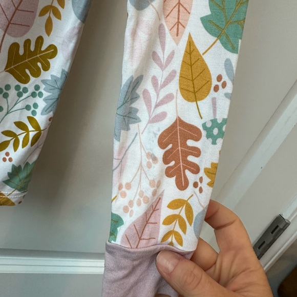 Little Sleepies Dusty Mauve Fall Leaf Pajama Top (Size 5/6) - Picture 4 of 4